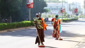130723145945-invisible-bordes-street-cleaners-ndjamena-chad-horizontal-gallery0