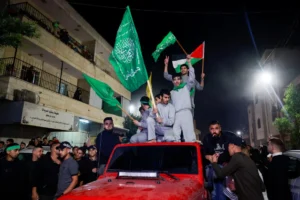 2023-11-24T190708Z_1990363489_RC2UJ4A9F3LG_RTRMADP_3_ISRAEL-PALESTINIANS-PRISONERS-1700853104