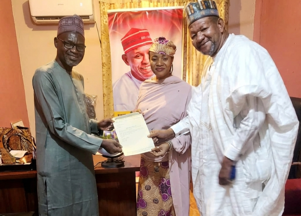 Ain'uade_ maikaba.jpg