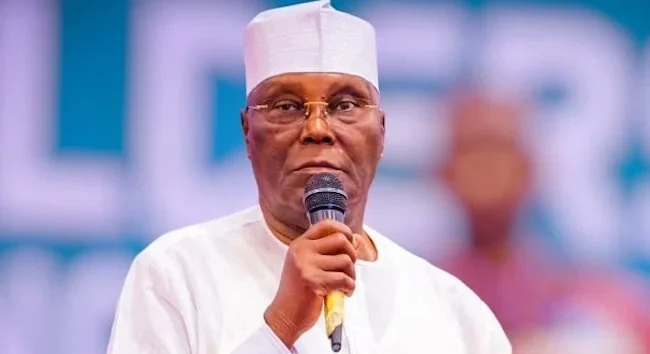 Atiku-on-white-wit-mic_1784908787